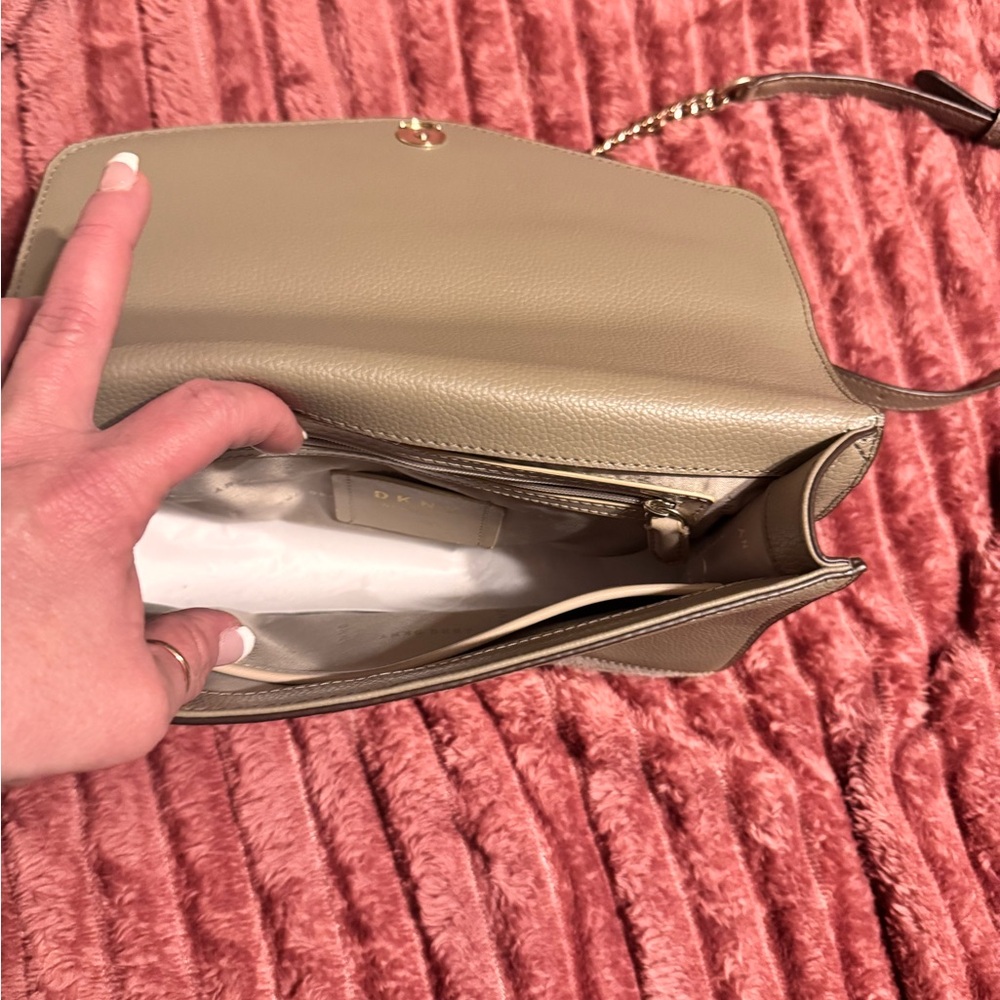 Chic DKNY Beige Handbag